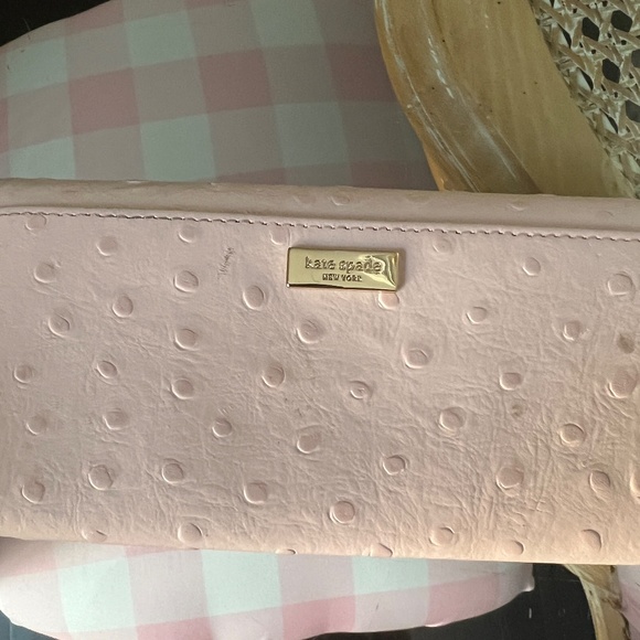 Kate Spade Pink Wristlet NWT Kate Spade Ballet Slip Pink color billfold  w/ snap - Picture 3 of 3
